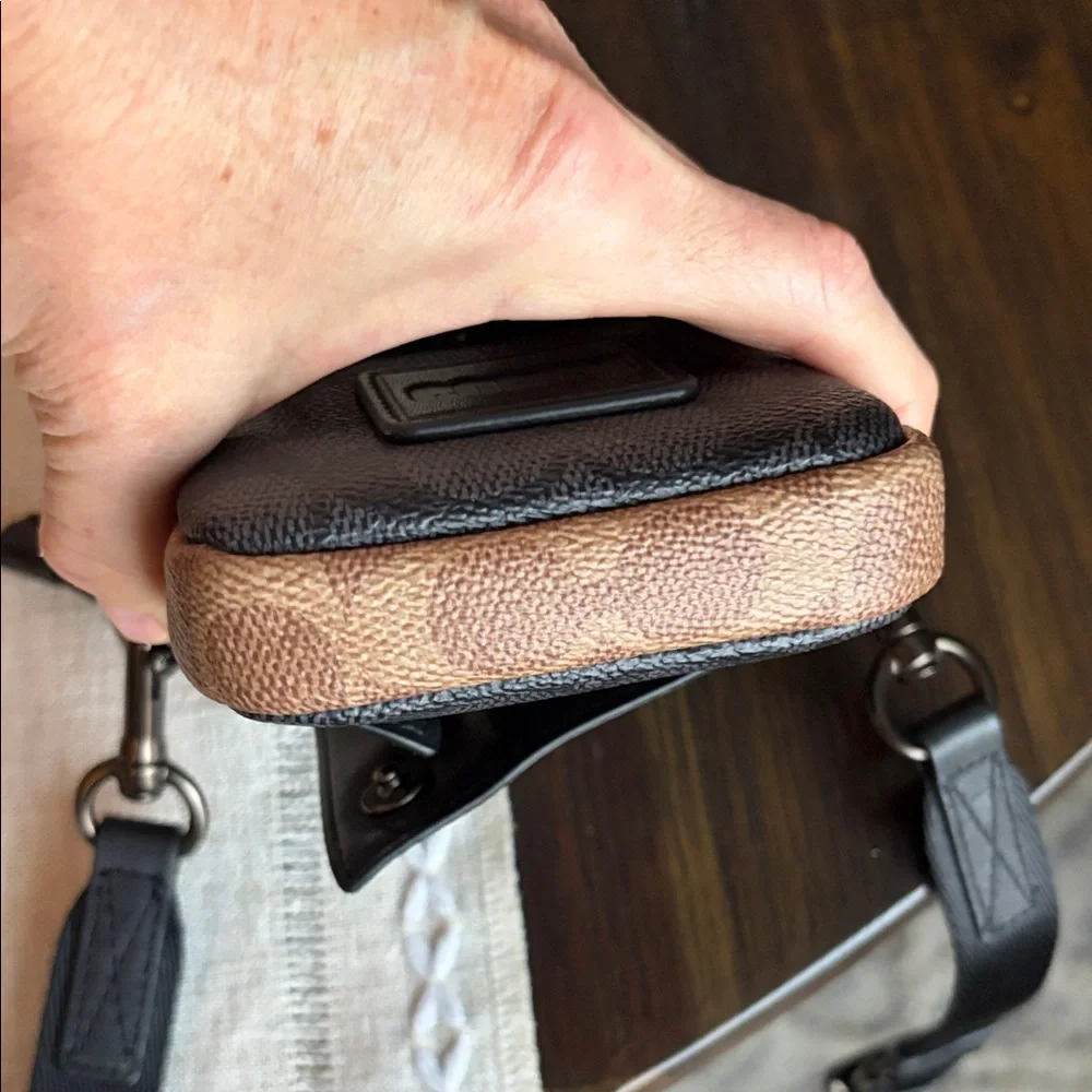 Coach Pacer Convertible Pouch - Picture 6 of 9